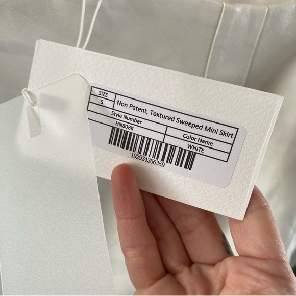 NWT Endless Rose Faux Leather Non Patent Sweeped Skirt White Textured HN808K - Picture 2 of 8